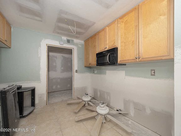 5th image of 7 Arbor Club Dr Unit 107