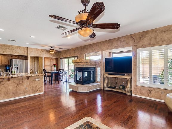4th image of 2405 W Barbie Ln