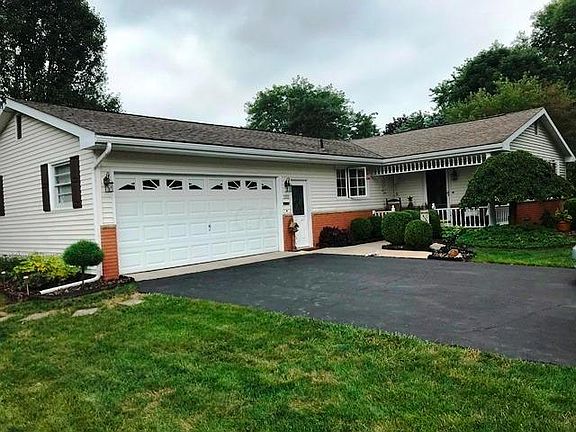 2nd image of 1111 Bessie Ln