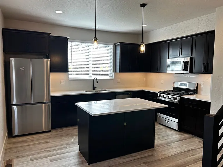 4178 N Honeysuckle Dr — Photo 3