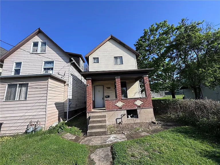 1067 Cleveland Ave — Photo 1