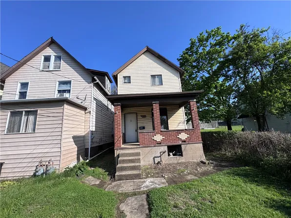 1067 Cleveland Ave, Brackenridge, PA 15014