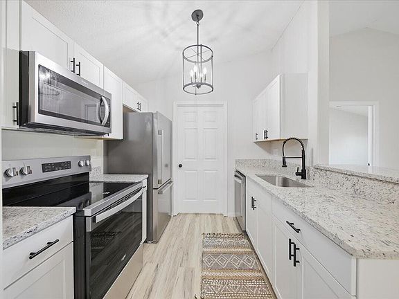 4th image of 175 Cave Run Dr APT 10