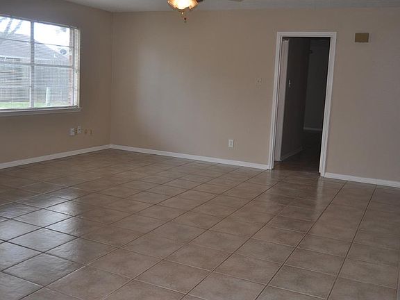 5th image of 1526 Kenwick Pl