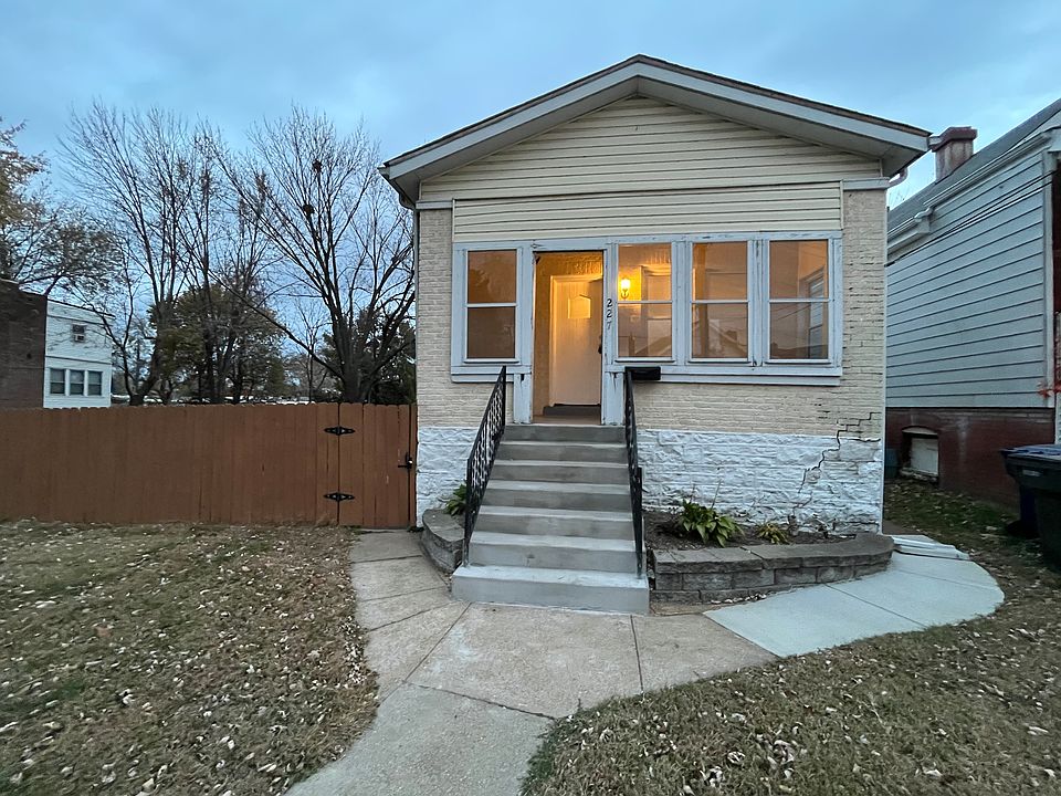 Welcome to Your New Home - 227 Dover Place, 63111