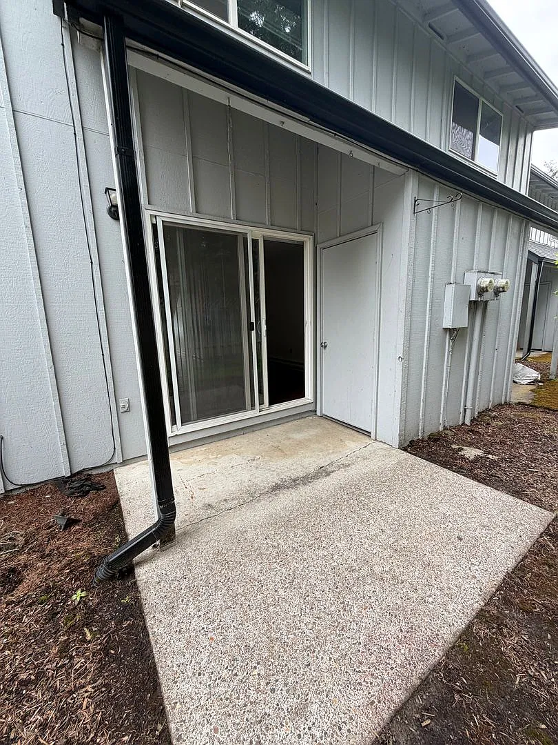 Westwood Townhouses — Photo 1