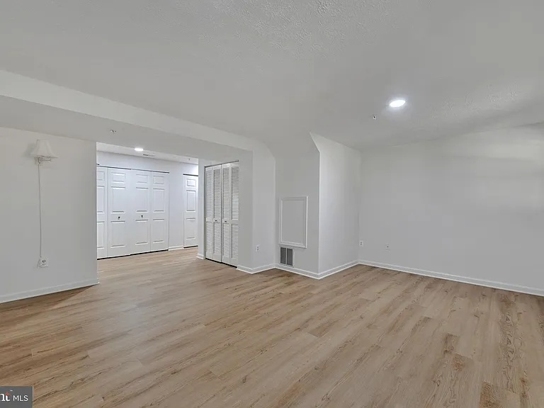 7836 Foxfarm Ln — Photo 13