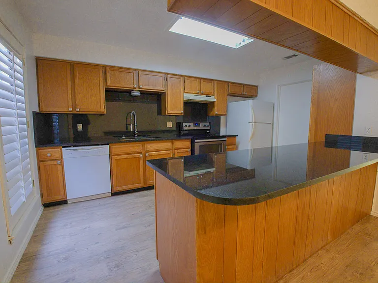 3634 Dexter Ave — Photo 14