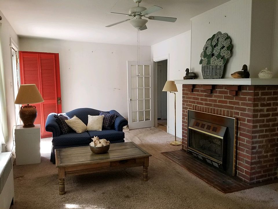 2nd image of 1804 E 3rd St