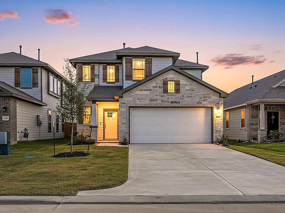 1128 Lilly Lane - Rockport C - Front Elevation Twilight