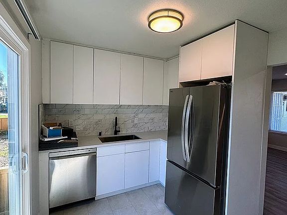 5th image of 2131 Monroe St #1