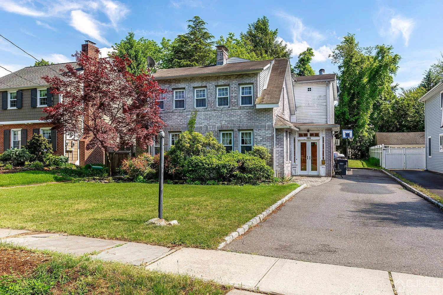 182 Maple Ave photo 1