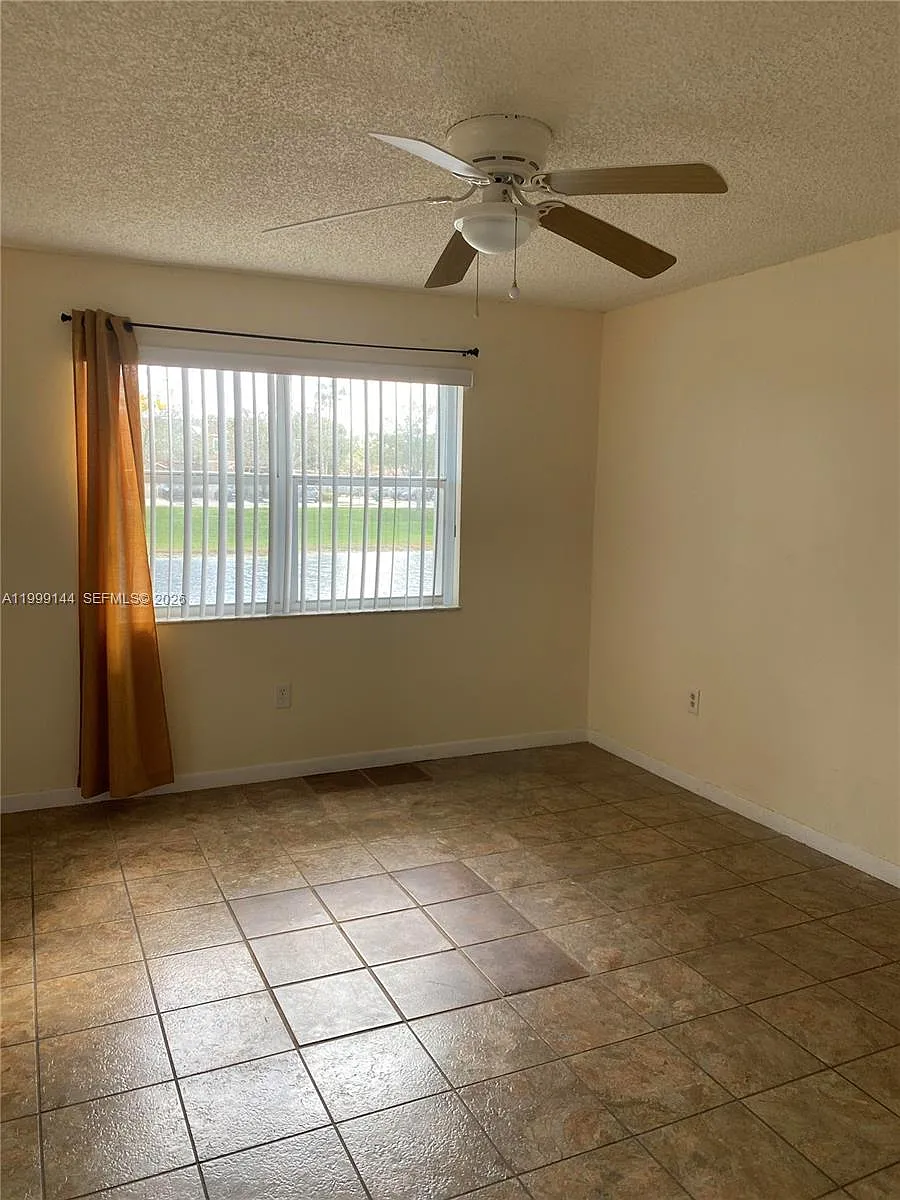 Building Photo - 8500 SW 212th St #106