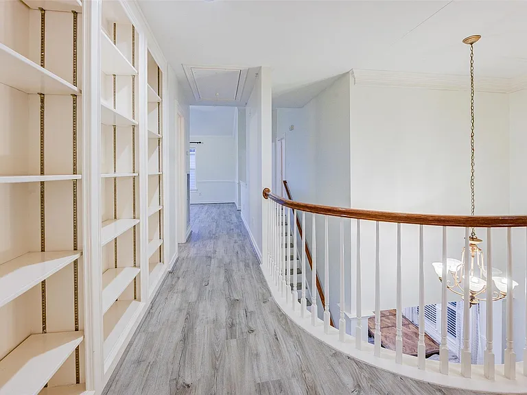 2027 Westshore Dr — Photo 38