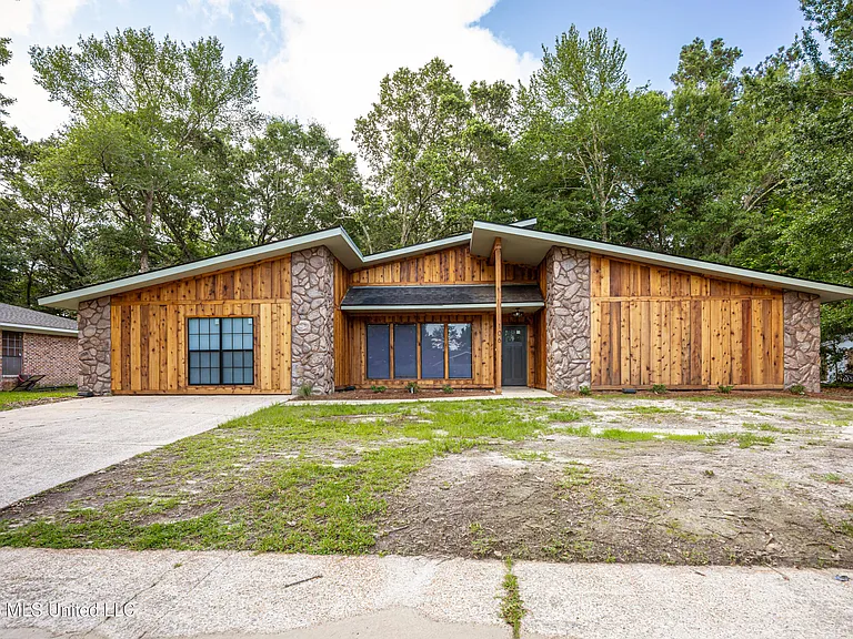 106 Booth Cir — Photo 42