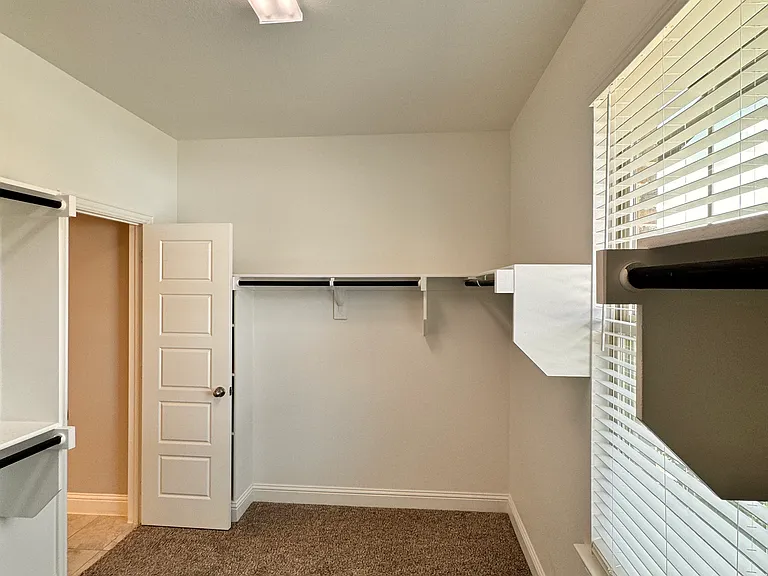 1091 Putnam Dr — Photo 24