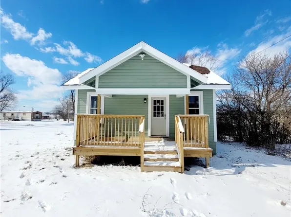 165 West St, Smithfield, OH 43948