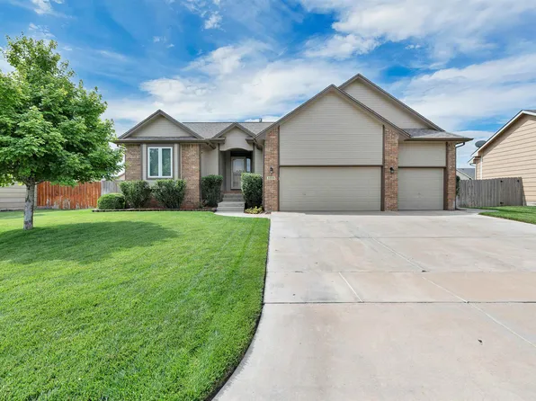 3225 S Bluelake Ct, Wichita, KS 67215