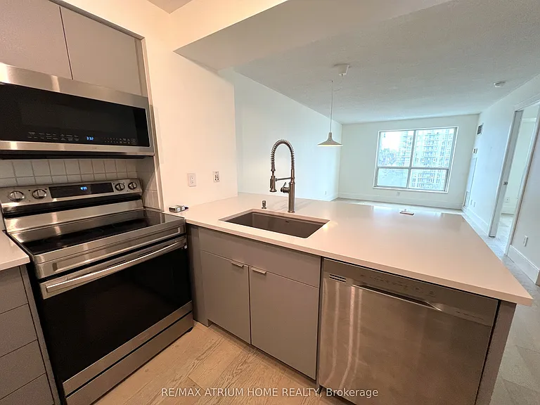 410 Queens Quay W #905 — Photo 5