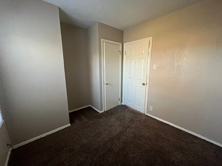1236 Scott Ave — Photo 9