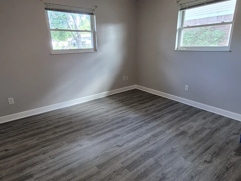 1704 Hawthorne Dr — Photo 14