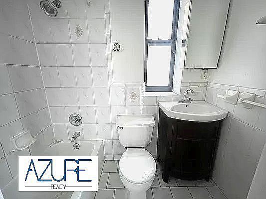 5th image of 4004 36th Ave APT 1D