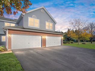 287 Grandview Ct, Algonquin, IL 60102
