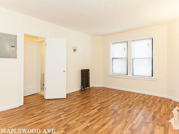 4th image of 5849 N Maplewood Ave #1611