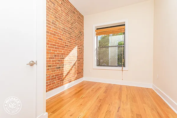 Rented by MySpaceNYC | media 33