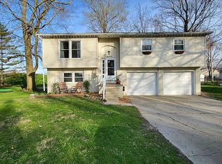 1600 Havenwood Ct, Mt Zion, IL 62549