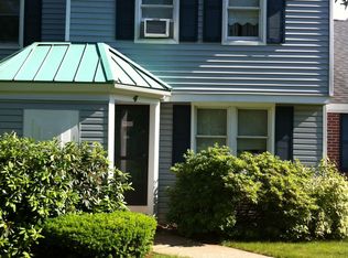 4 Victoria Heights Rd, Hyde Park, MA 02136