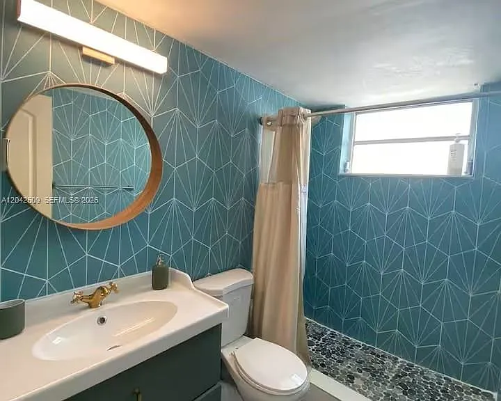 713 Collins Ave #39 — Photo 3