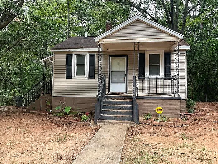 335 Pineneedle Rd