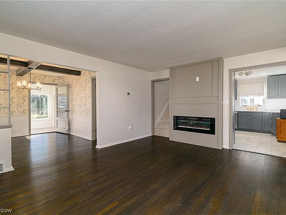 4th image of 4041 W 229th St