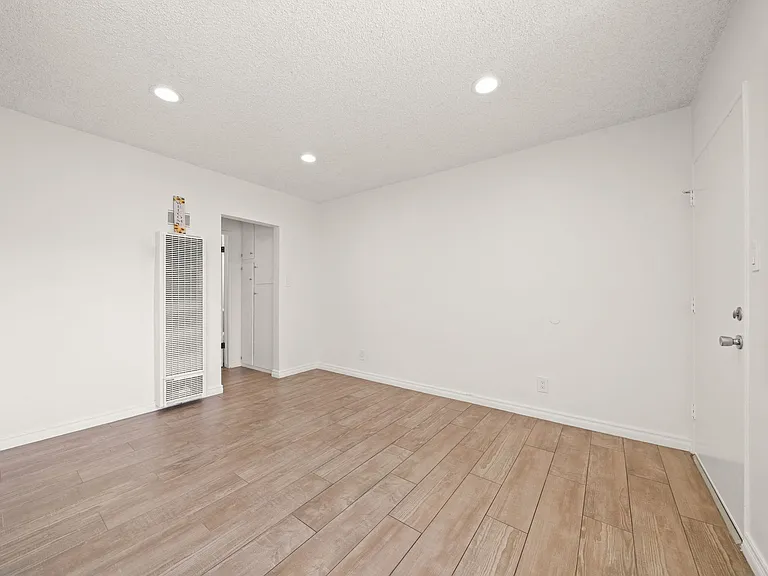 11100 Pangborn Ave. — Photo 20