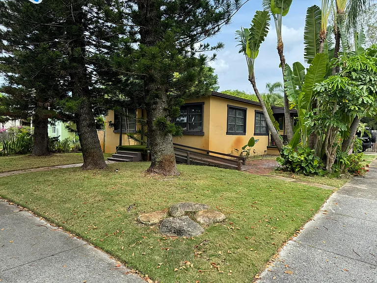 2919 Poinsettia Ave — Photo 12