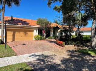 8520 Ardoch Rd, Miami Lakes, FL 33016