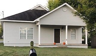 1st image of 407 19th St E