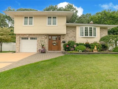 60 Howell Drive, Smithtown, NY, 11787