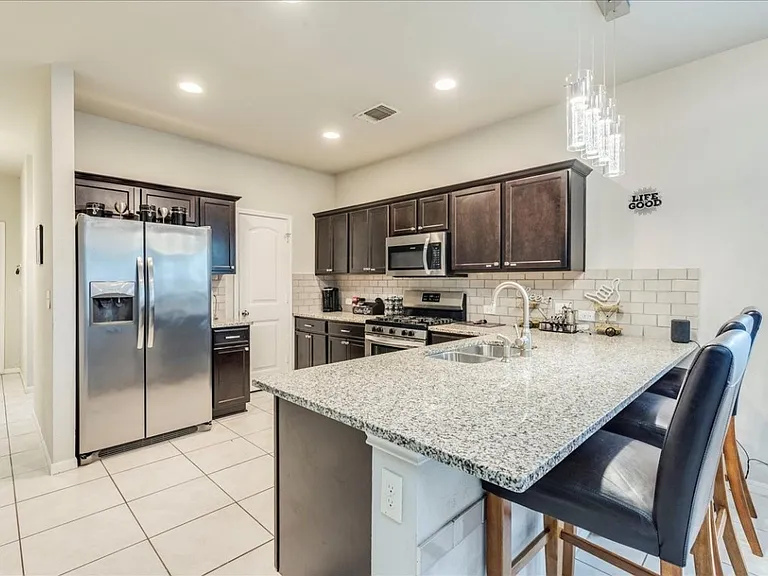 9806 Baden Ln #9806 — Photo 10