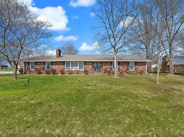 1691 Kane St, Carlyle, IL 62231