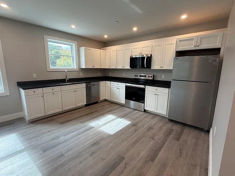 251 Sladen St #207 — Photo 5