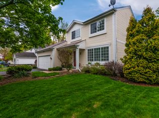 1520 Bur Oak Cir, Aurora, IL 60506