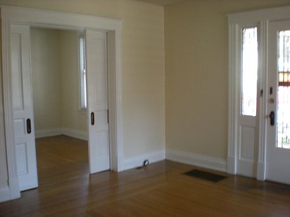 5th image of 2791 Minot Ave #1