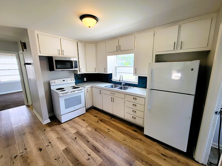 5935 E Bellaire Ave — Photo 4