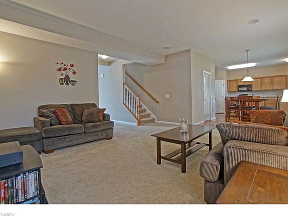 5th image of 153 Northwood Ln