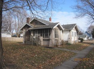 2002 W 3rd St, Perry, IA 50220