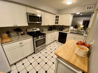 6 Talcott Forest Rd APT C, Farmington, CT 06032