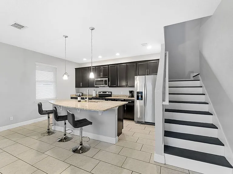 206 Aberdeen St — Photo 4