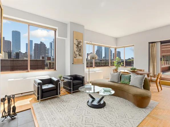 393 West 49th Street image 8 of 20